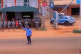 Video: KMA Boss directs traffic in Kumasi to prevent collisions