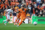 Memphis Depay equals Van Persie as Netherlands' all-time top scorer