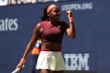 Gauff into US Open last 16 after ’emotional week’