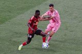 EXCLUSIVE: Ronald Donkor opens up on playing against childhood idols, learns from Busquets