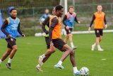 Ghana defender Nathaniel Adjei rejoins FC Lorient training after injury layoff