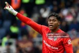 Leeds United target Japanese-Ghanaian goalkeeper Zion Suzuki