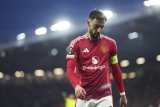 Fernandes confirms ‘big offer’ rejected to stay at Man Utd