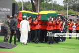 Photos from burial rites for Muslim victims of the helicopter crash
