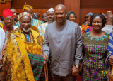 Photos: Dagbon Overlord pays courtesy call on Mahama