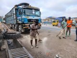 KMA, Informal sector waste workers undertake clean-up exercise in Kumasi ahead of Asantehemaa (…)