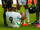 Asamoah Gyan accuses Nigeria star Victor Osimhen of feigning injury in World Cup qualifier (…)