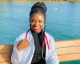 From Ghana to New York: How Caroline Apreku realised her dream of becoming a Doctor with St. (…)