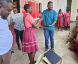 University of Bradford assistant professor donates 30 laptops to his alma mater, All Saints (…)