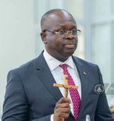 Defence Minister Omane Boamah pays for life-changing surgery for 9-year-old Setor