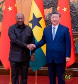 Mahama and Xi Jinping meet in Beijing to strengthen Ghana-China economic ties, zero-tariff (…)
