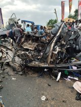 A/R: 2 police officers, one other die in gory accident at Adanwomaso, 2 in critical condition