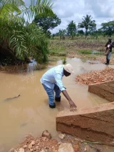 Dr. Kingsley Agyemang shows commitment to Asafo with flood control project visit