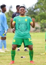 Asante Kotoko eye former Black Starlets captain Benjamin Tsivanyo