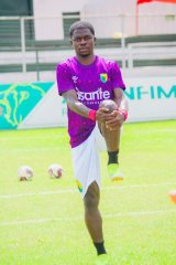 Frank Amankwah training with Bechem United ahead of possible move