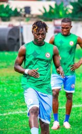 Emmanuel Sarpong begins pre-season with Berekum Chelsea as Hearts of Oak move falls through