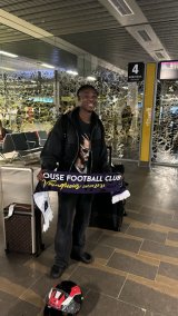 Abu Francis in France ahead of completing transfer to Toulouse