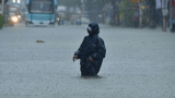 Heavy rain paralyses India’s financial capital Mumbai